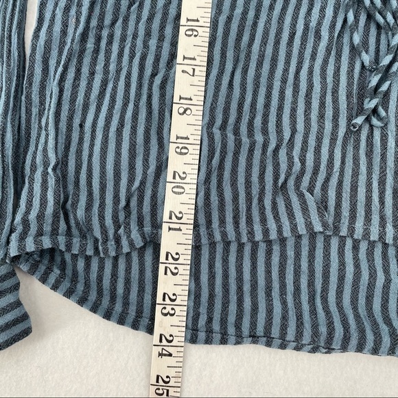 BILLABONG Women’s Blue Striped Long Sleeved Blouse Lace Up size: Medium - Picture 9 of 9